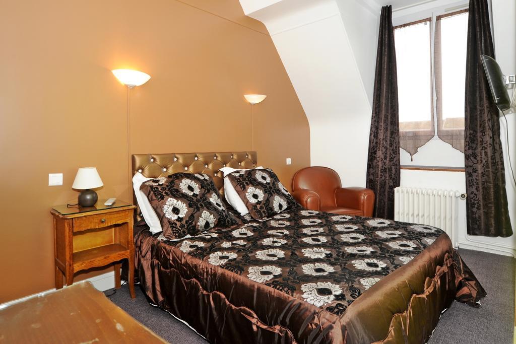 Hotel La Tour Sully-sur-Loire Habitación foto